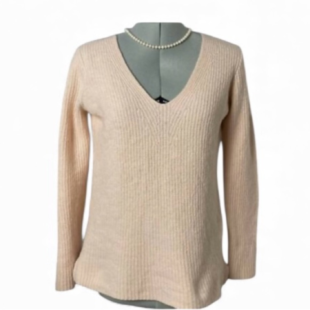 J.Crew Peach V-Neck Merino Wool Soft Relaxed Sweater Size S/M NWT - Picture 2 of 7